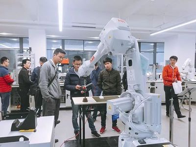 工业机器人行业待遇与职业前景 超越传统制造业的新机遇